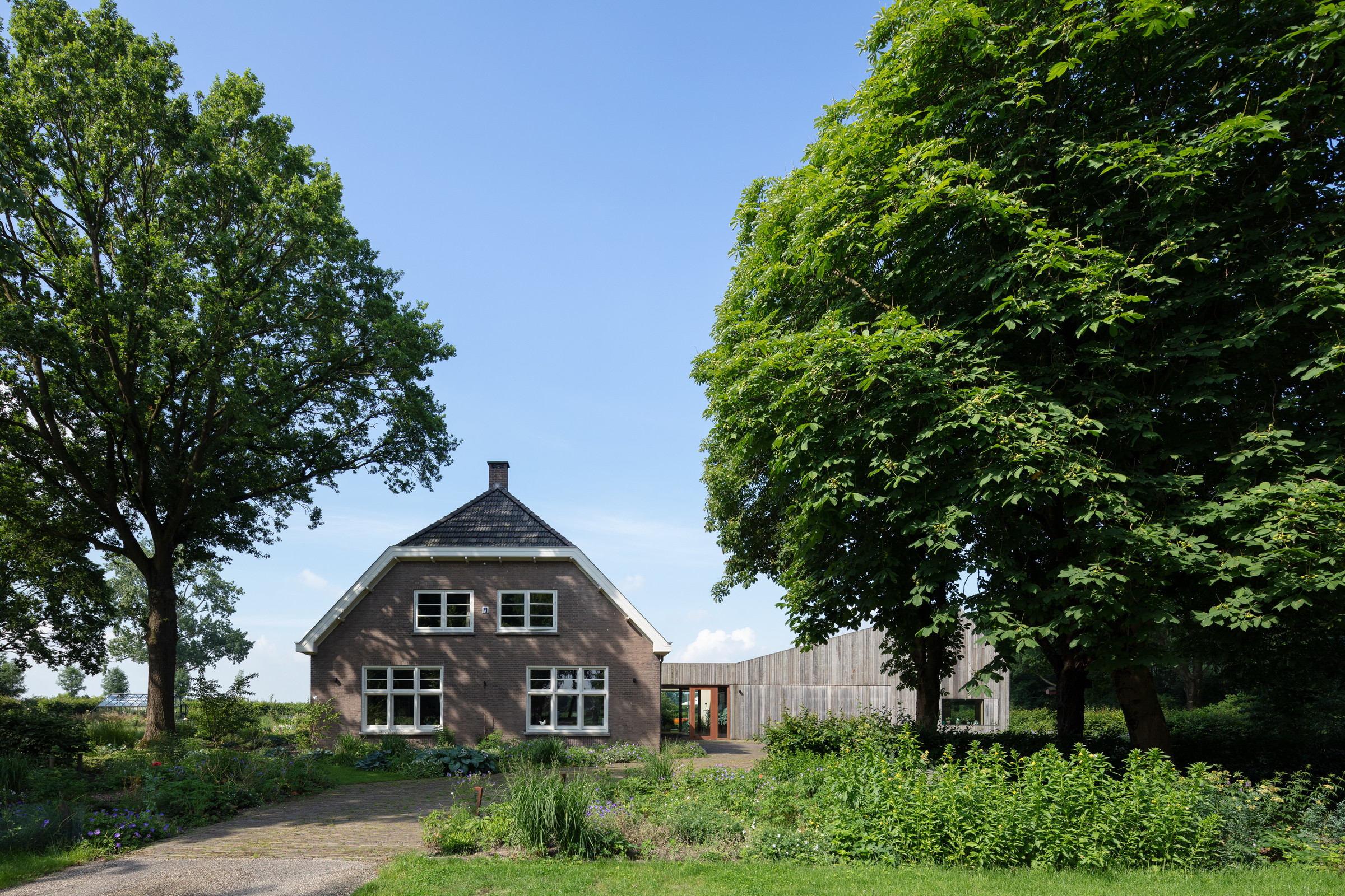06-Zecc_Architecten-Farm_house-Utrecht-wood-concret.JPG